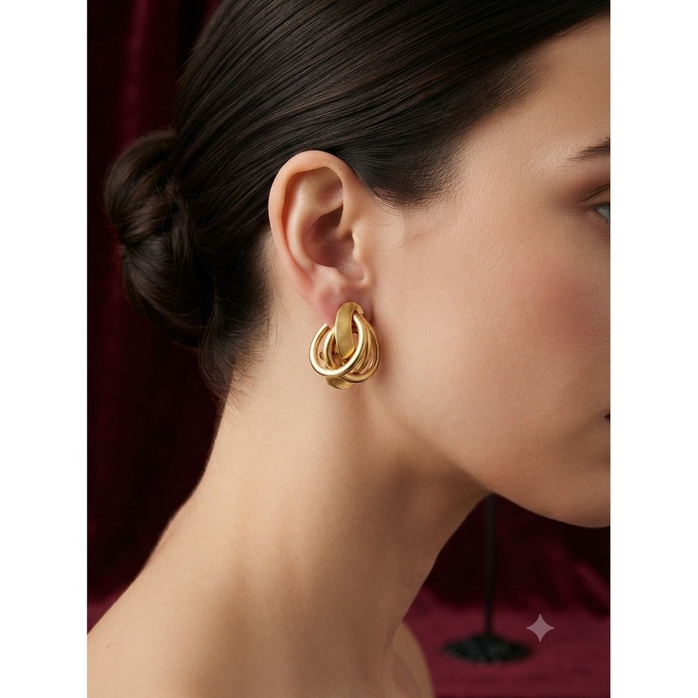 Vintage Marvella Gold Tone Interlocking Multi Hoop Clip On Earrings